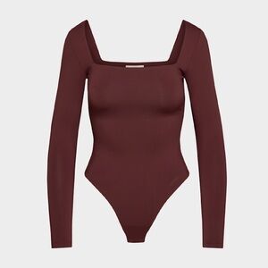 NWT Aritzia Babaton Contour Squareneck/Headway Bodysuit